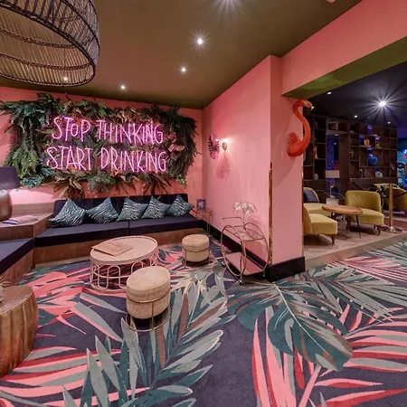 Hit The Sky Hotel