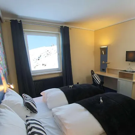 Hotel Hit The Sky